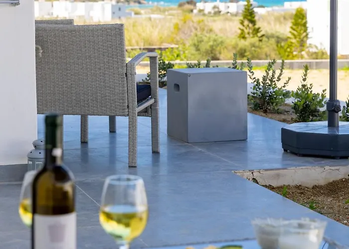 Cezaria Naxos 3* Pláka