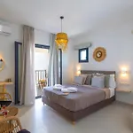 Cezaria Naxos 3*