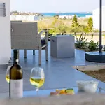 Cezaria Naxos 3* Pláka