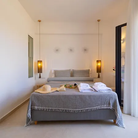 Cezaria Naxos 3* Pláka