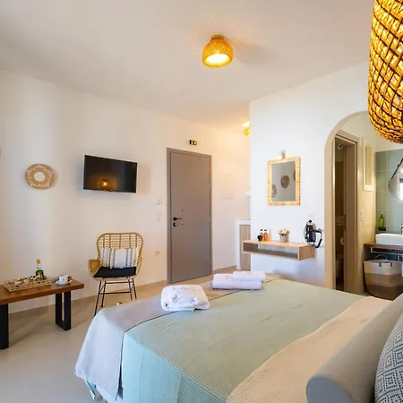 Cezaria Naxos Aparthotel 3*