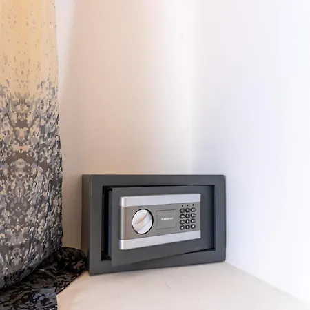 Cezaria Naxos מלון דירות 3*