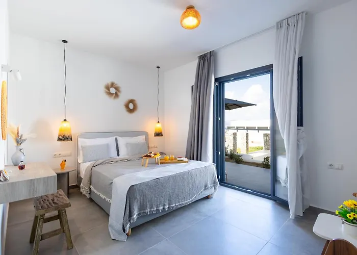 Cezaria Naxos Aparthotel