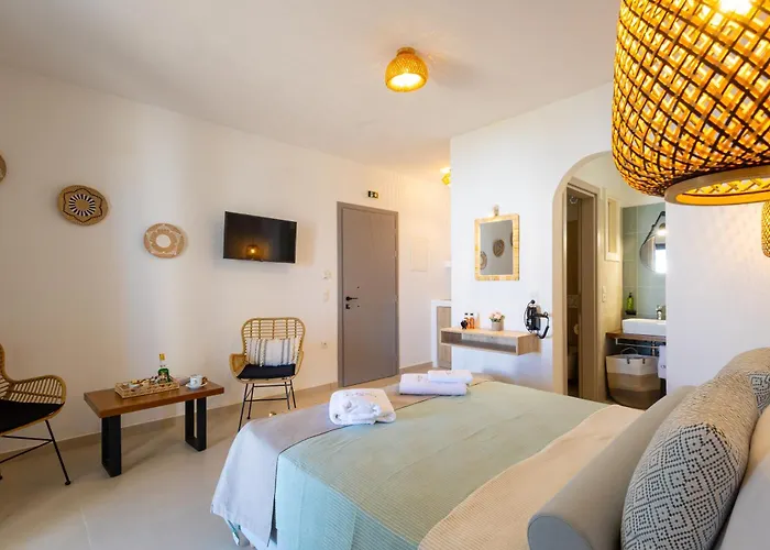 Cezaria Naxos Aparthotel 3*