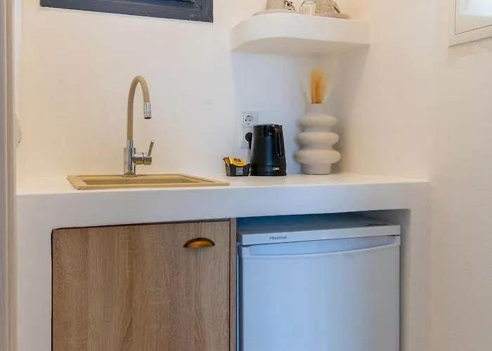 Cezaria Naxos Aparthotel 3*